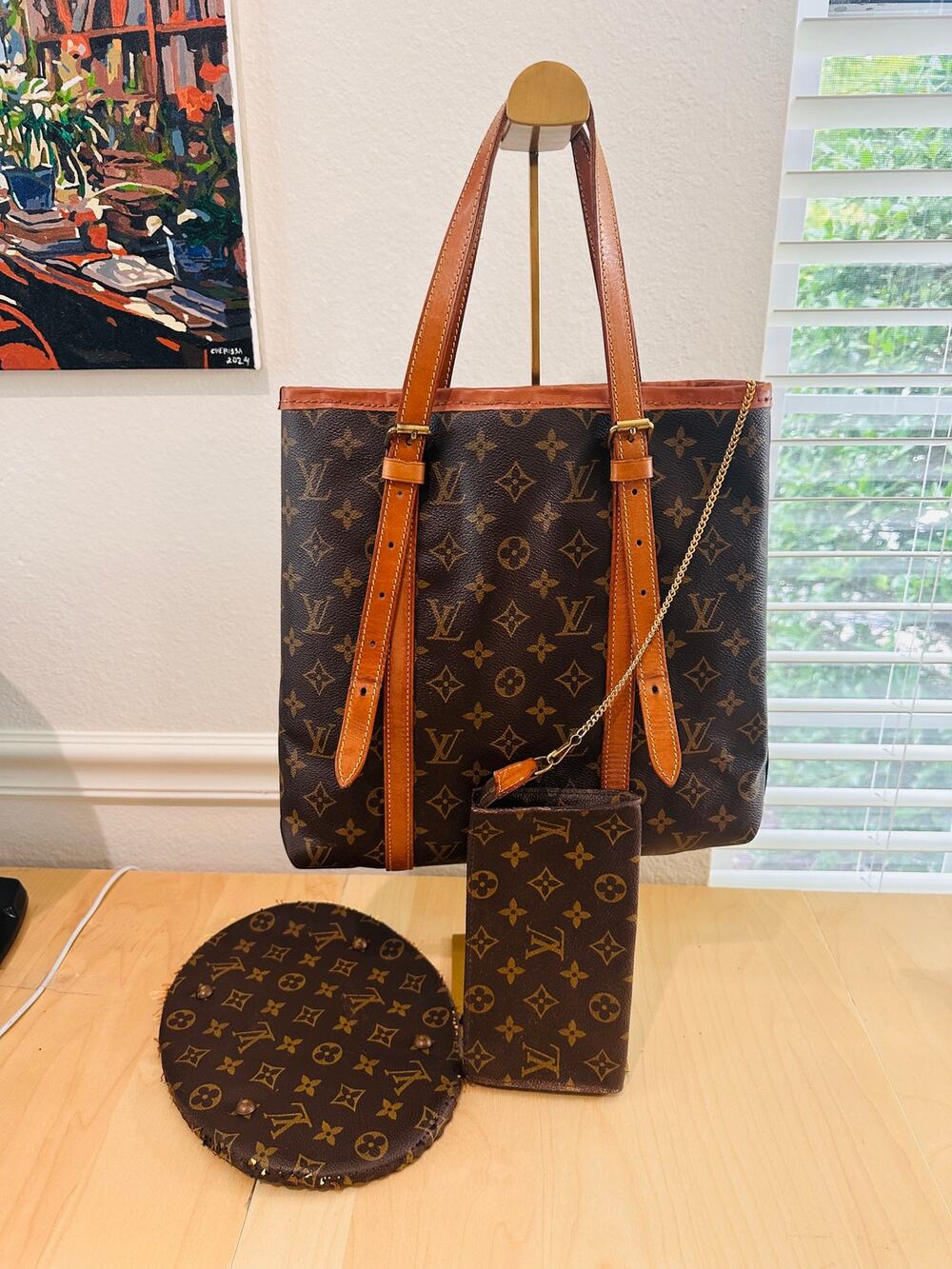 LOUIS VUITTON bag with COA